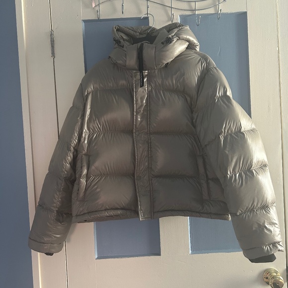 Aritzia SuperPuff- The Super Resort High Gloss Jacket - Picture 1 of 10